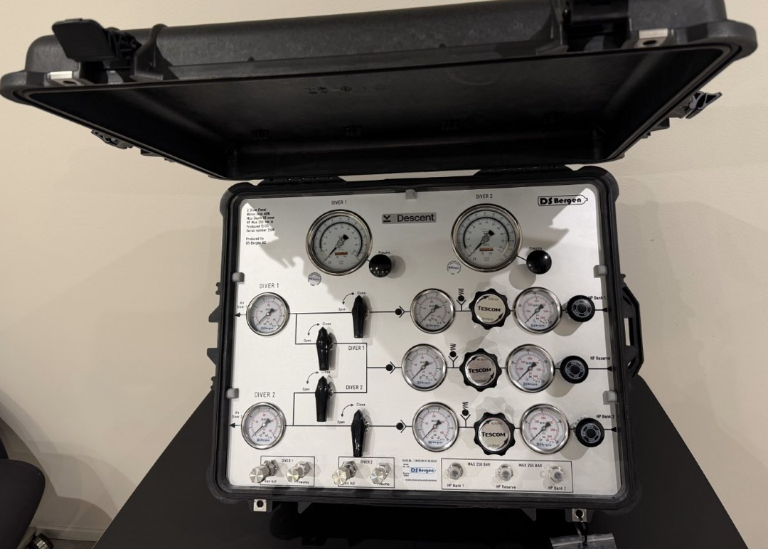 Descent panel 2 dykker peli.png